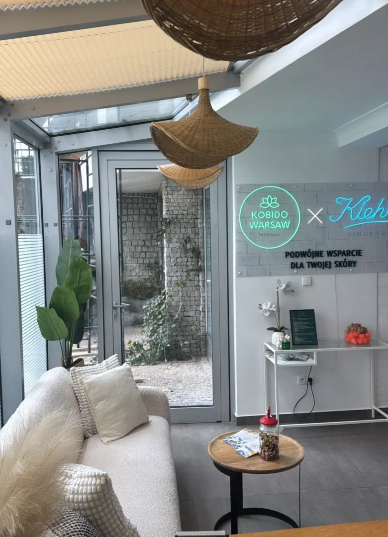 kobido-warsaw-poczekalnia-neon-kiehls
